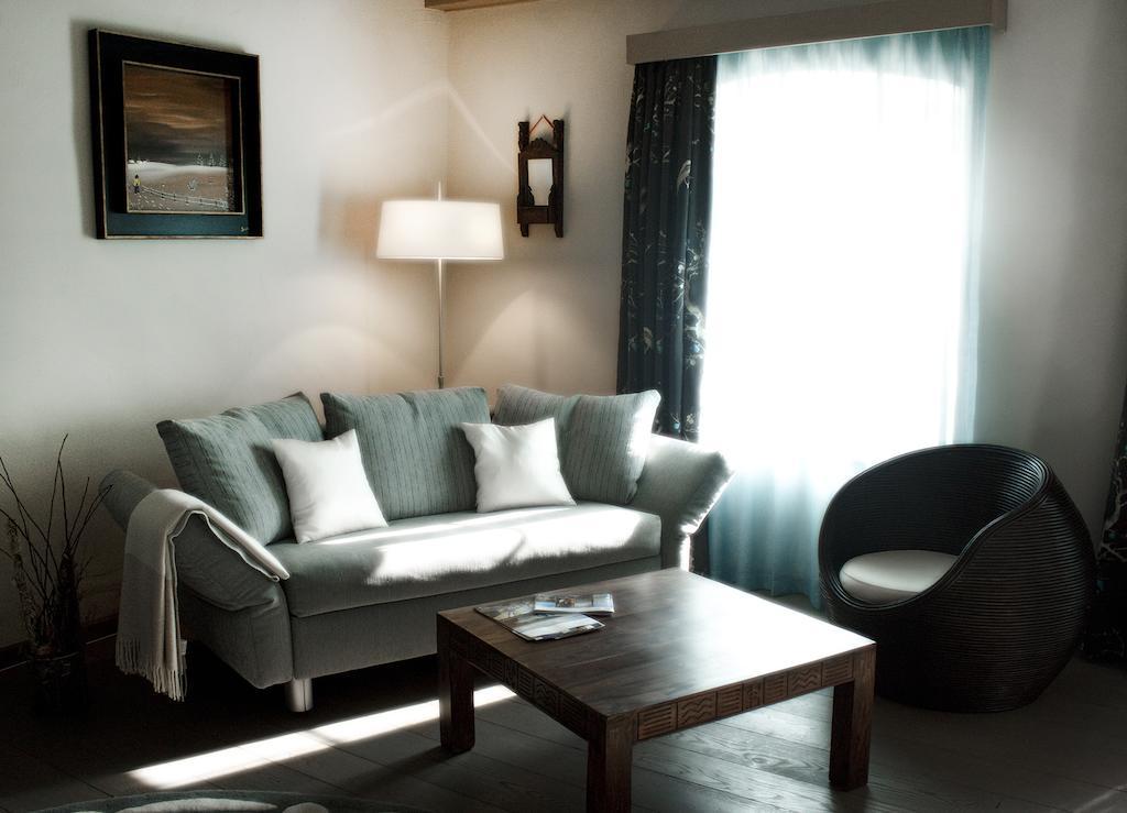 Mollens  La Belle Saison B&B 객실 사진
