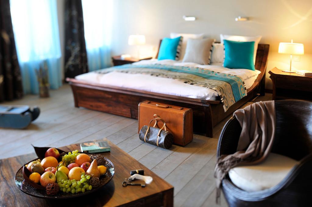 Mollens  La Belle Saison B&B 객실 사진